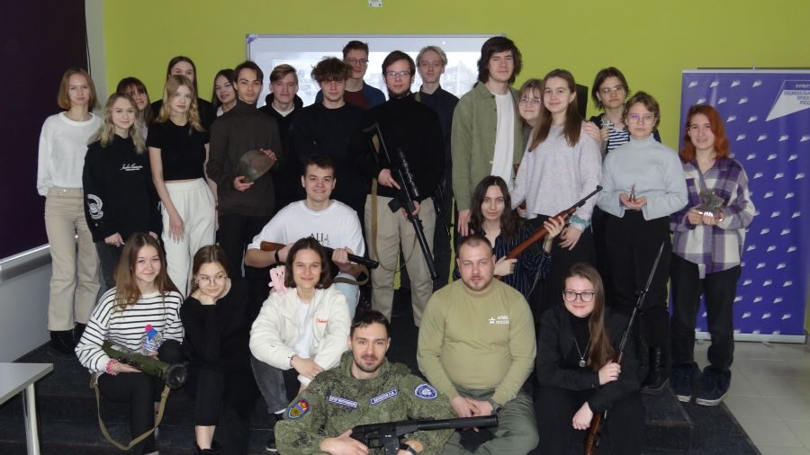 Магнитогорские казаки провели занятие для молодежи по истории Сталинградской битвы