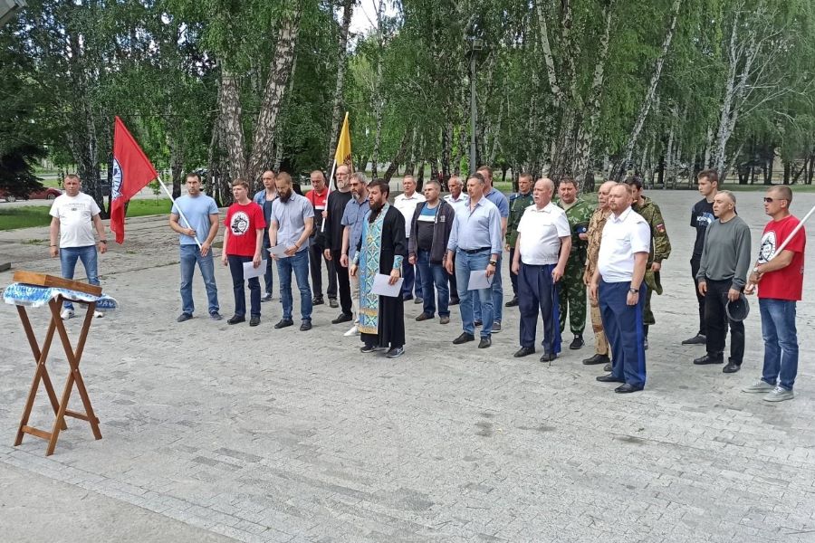 Казаки Челябинска вышли на братский молебен Казаки Челябинска вышли на братский молебен