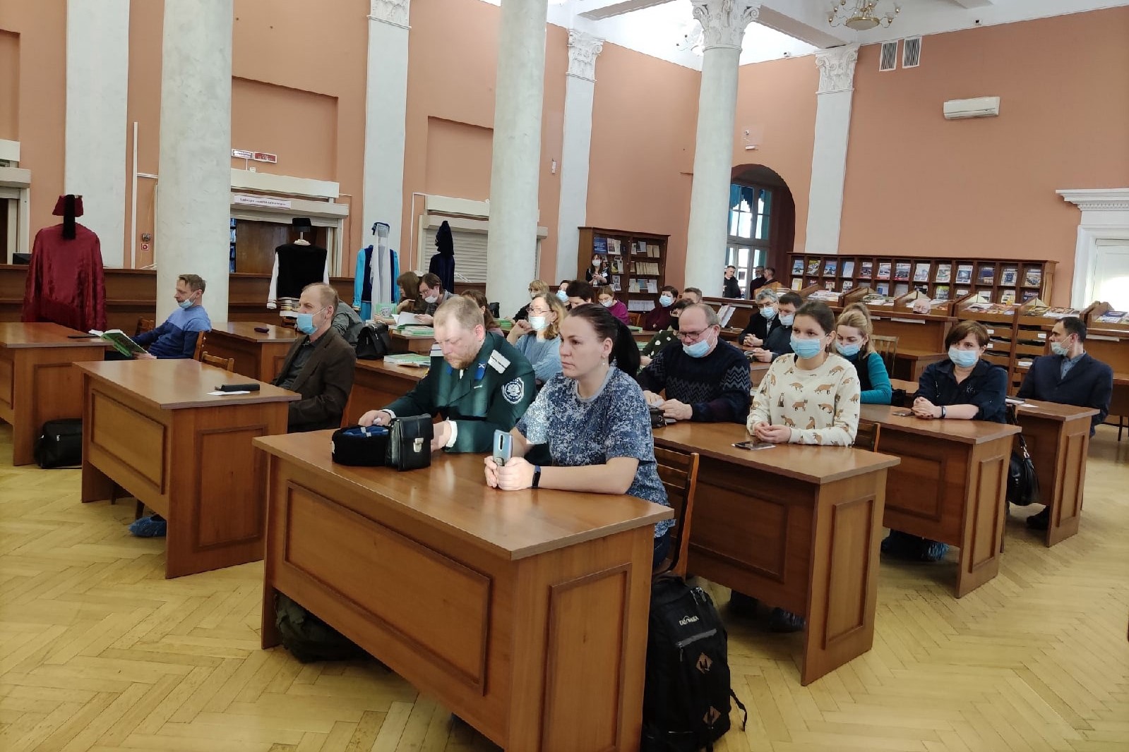 В Челябинске прошла презентация книги В.С. Кобзова «История моего рода» В Челябинске прошла презентация книги В.С. Кобзова «История моего рода»