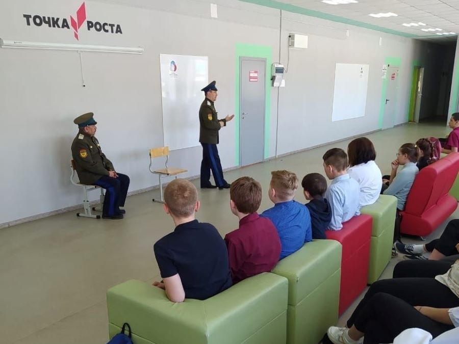Как правильно любить Родину, рассказали казаки школьникам Артемовского района