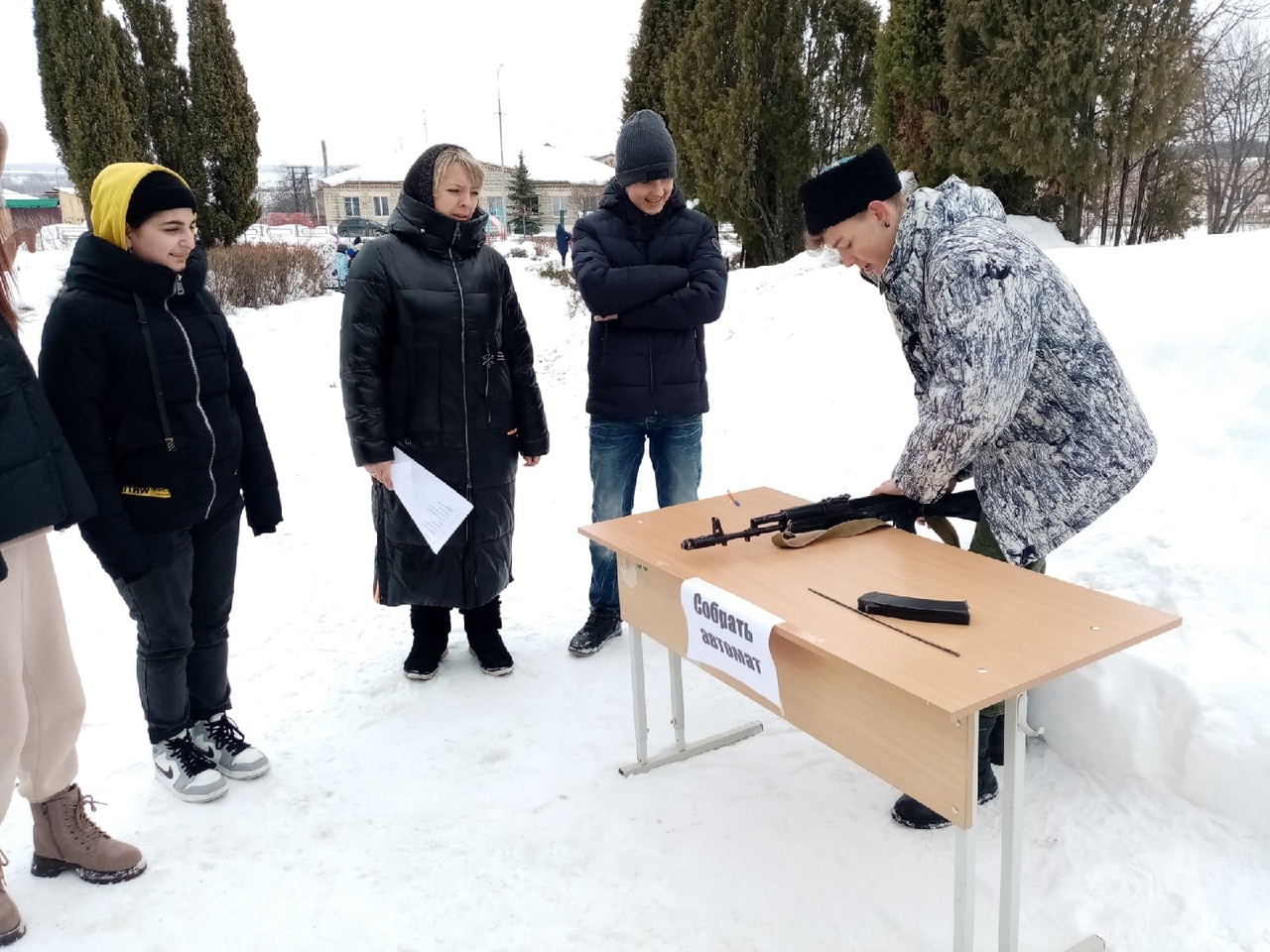 Богдановичские казаки провели для школьников села Кунарского военно-патриотическую игру «ZА МИР» Богдановичские казаки провели для школьников села Кунарского военно-патриотическую игру «ZА МИР»