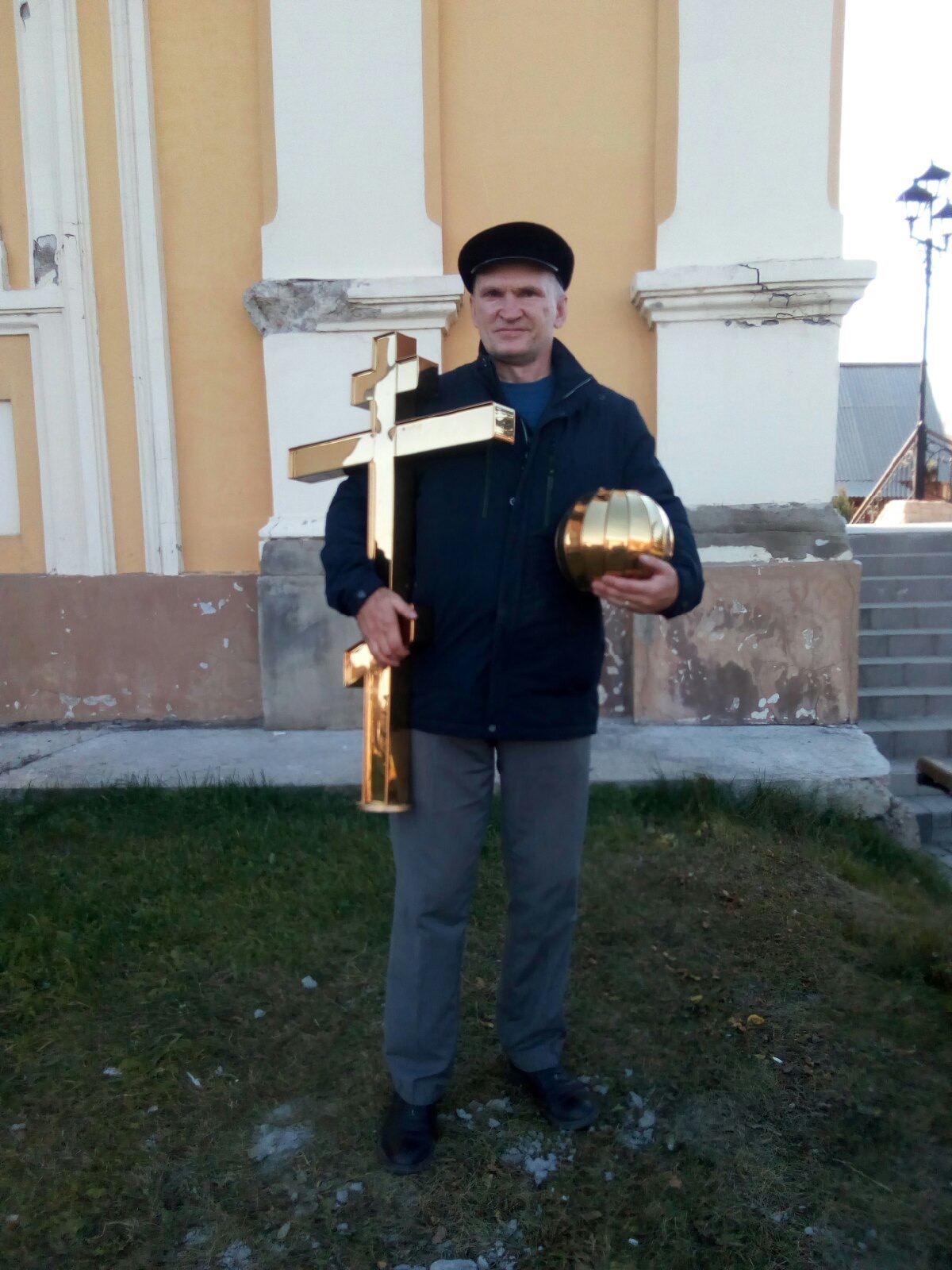 Верхнеуральские казаки поучаствовали в освящении малых куполов Свято-Никольского соборного храма Верхнеуральские казаки поучаствовали в освящении малых куполов Свято-Никольского соборного храма
