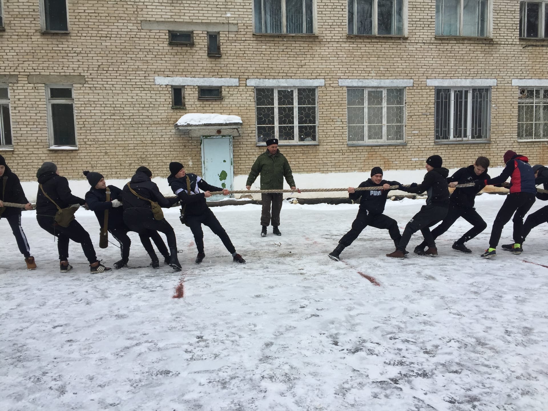 В Казачьем кадетском корпусе Златоустовского индустриальном колледже прошли военно-спортивные игры