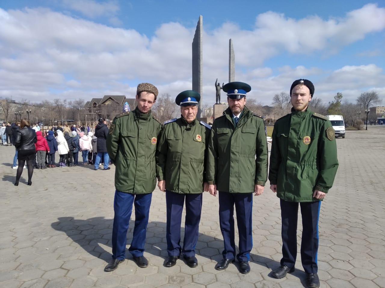 В День космонавтики в Оренбурге состоялся праздник у памятного знака Ю.А. Гагарину В День космонавтики в Оренбурге состоялся праздник у памятного знака Ю.А. Гагарину