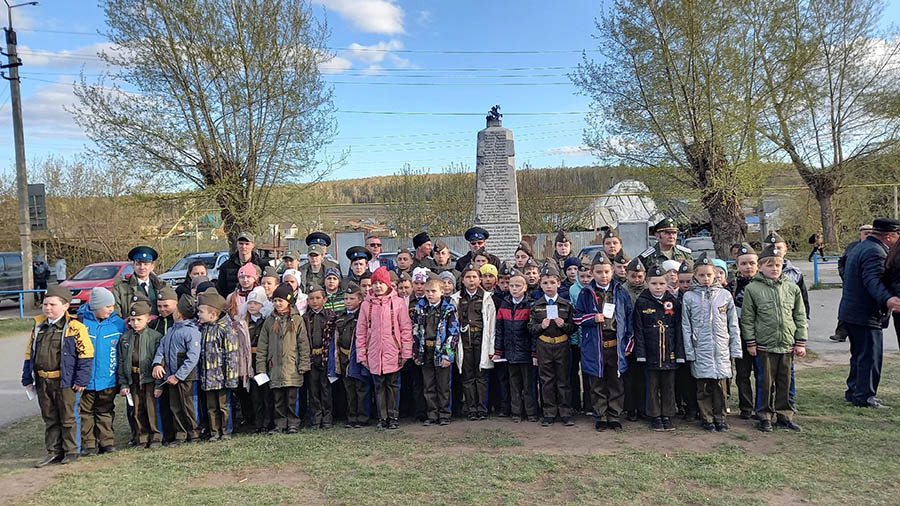 В Травниковской школе состоялось посвящение казачат в кадеты