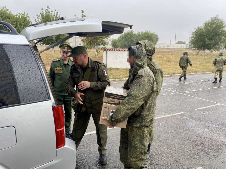 Казаки Первого отдела помогли добровольцам батальона «Яик» Казаки Первого отдела помогли добровольцам батальона «Яик»