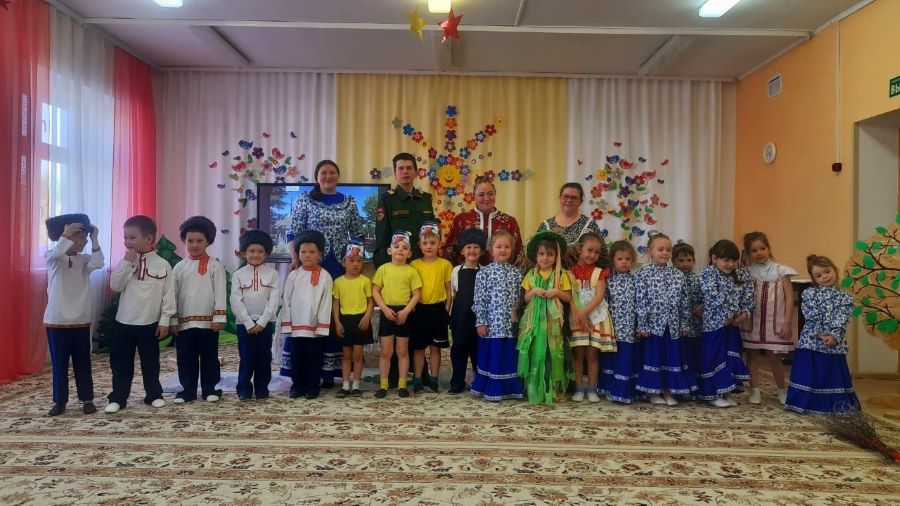 Малыши из казачьей группы детского сада показали родителям казачью версию известной сказки
