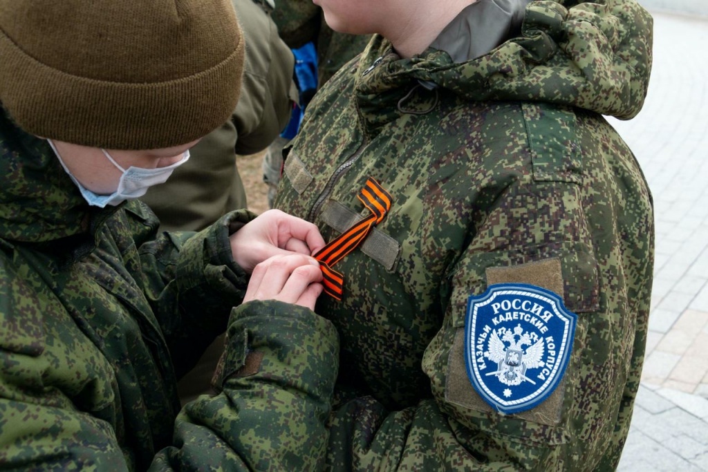 «СвоихНеБросаем»: Казаки и кадеты хутора «Южный» поддержали ДНР и военную спецоперацию на Украине «СвоихНеБросаем»: Казаки и кадеты хутора «Южный» поддержали ДНР и военную спецоперацию на Украине