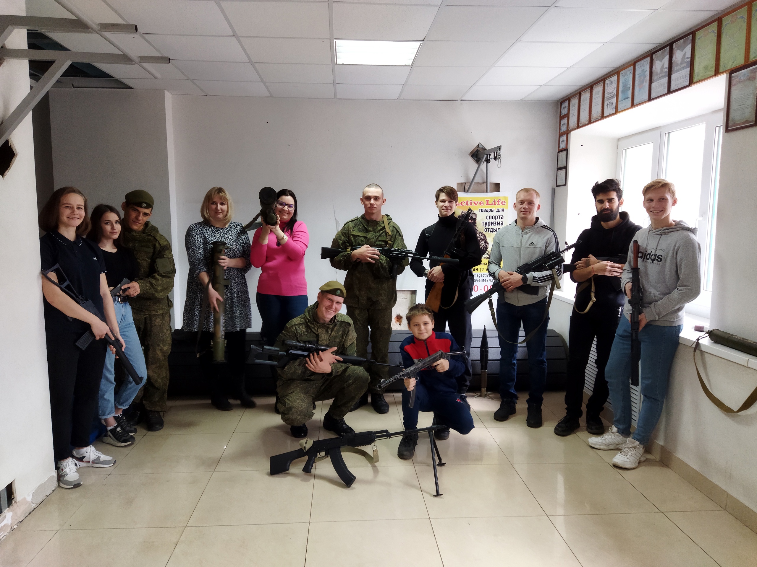 В День военной разведки казаки и кадеты Второго отдела ОКВ посетили встречу поколений В День военной разведки казаки и кадеты Второго отдела ОКВ посетили встречу поколений