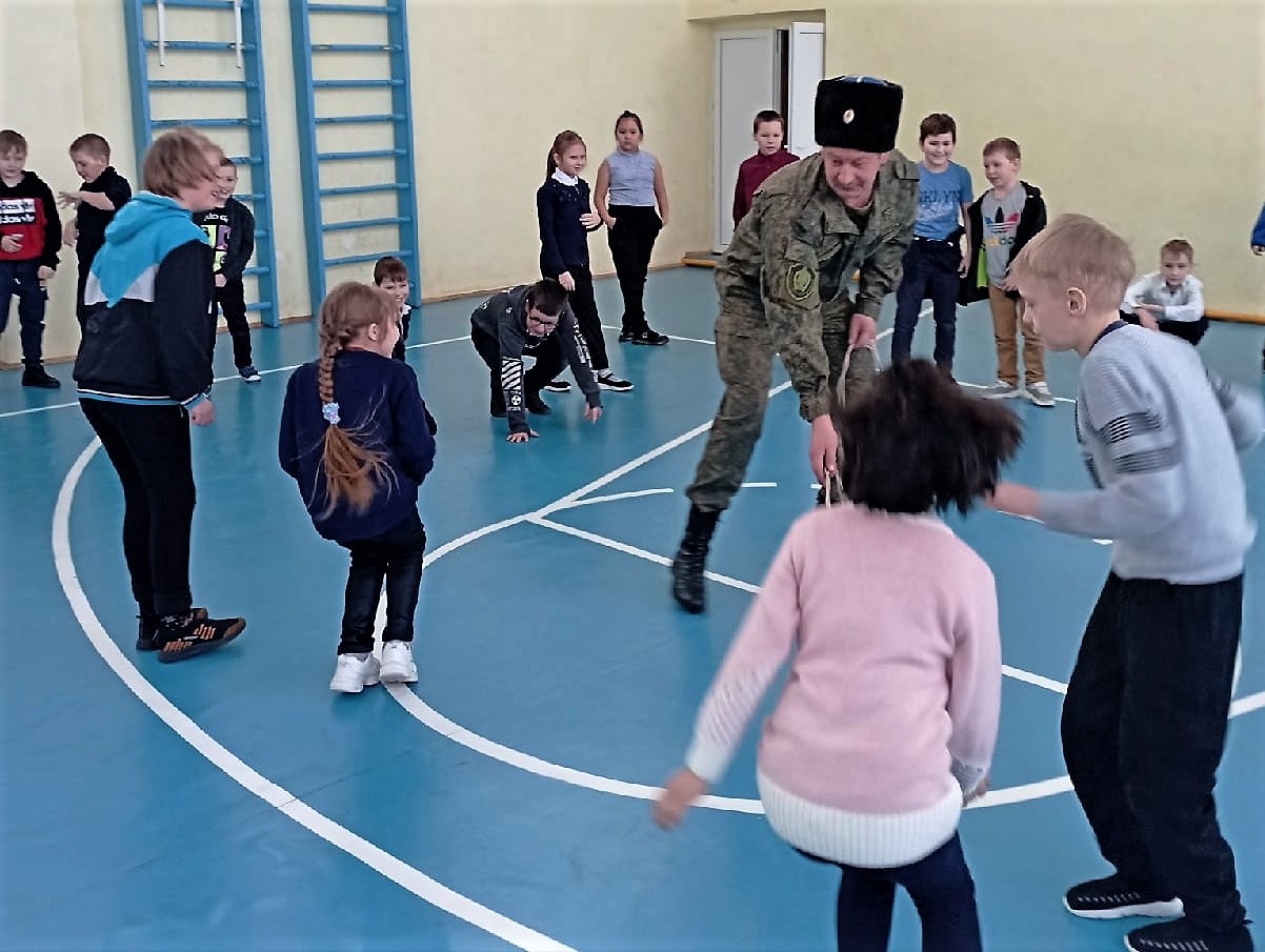 Ложкинский хутор отметил День защитника Отечества мероприятиями в Карагайской школе и ДК с. Ларино