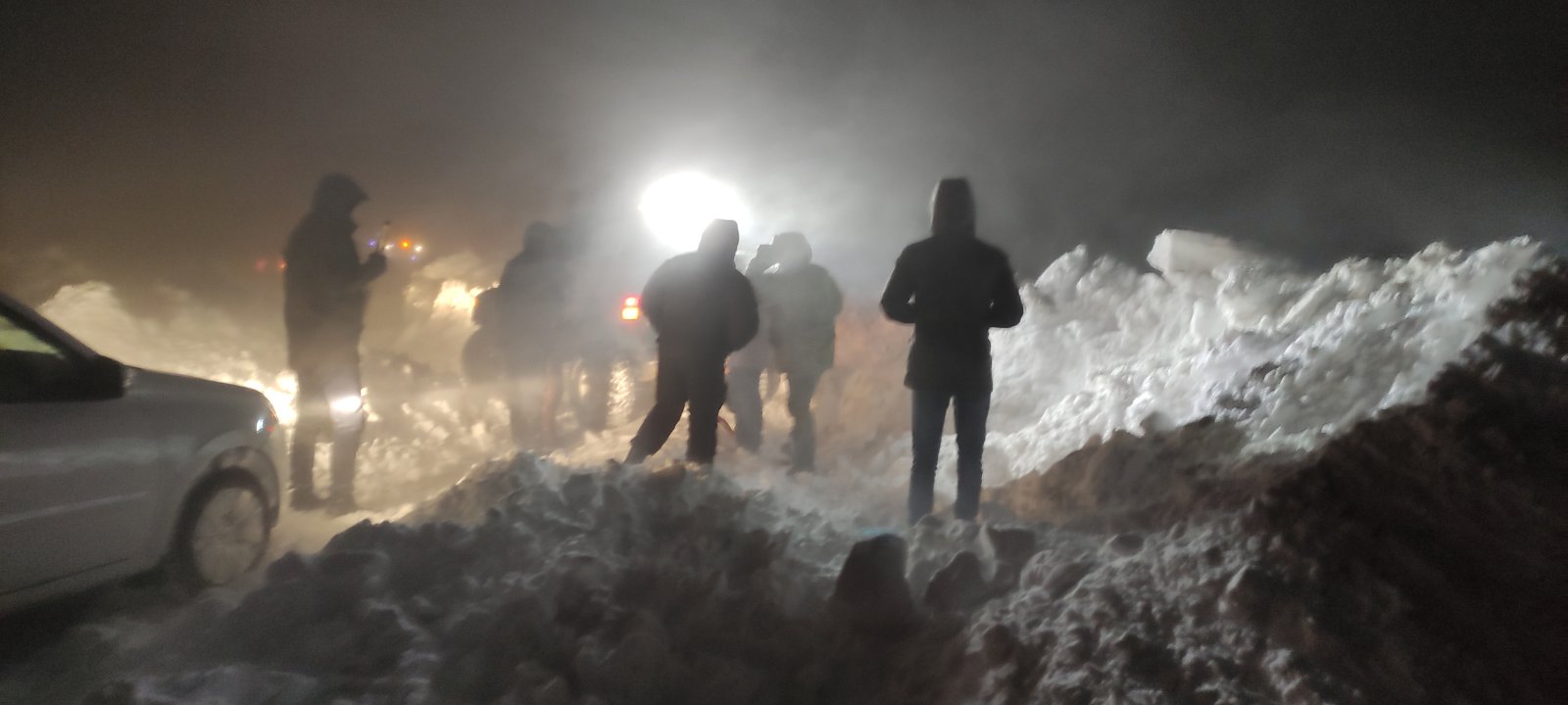 Магнитогорские казаки помогли вызволить замерзающих людей из снежного плена