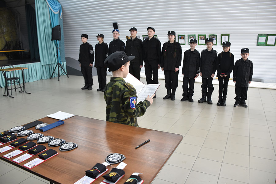 Воспитанники военно-патриотического клуба «Барс» в Екатеринбурге прошли торжественное посвящение в кадеты Воспитанники военно-патриотического клуба «Барс» в Екатеринбурге прошли торжественное посвящение в кадеты