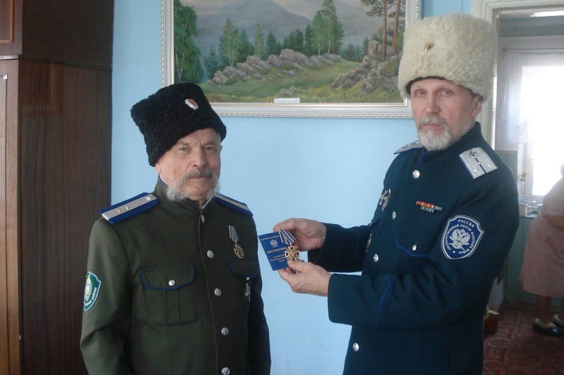 Казаки Оренбургского казачьего войска поздравили с 80-летием старейшину войска В.Д. Фатеева 