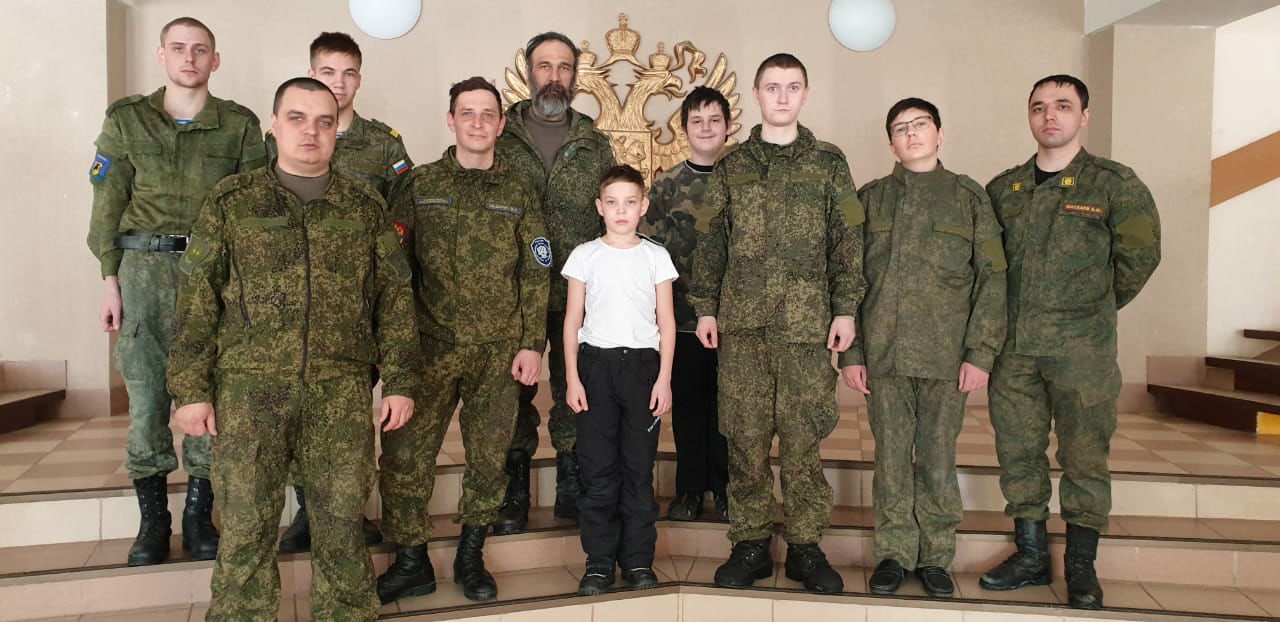 В Чебаркуле казаки ОКВ посетили танковую дивизию 
