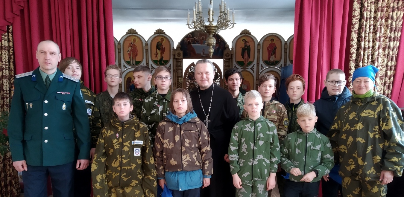 Воспитанники казачьего военно-патриотического клуба «Пластун» поучаствовали в историко-патриотических сборах 