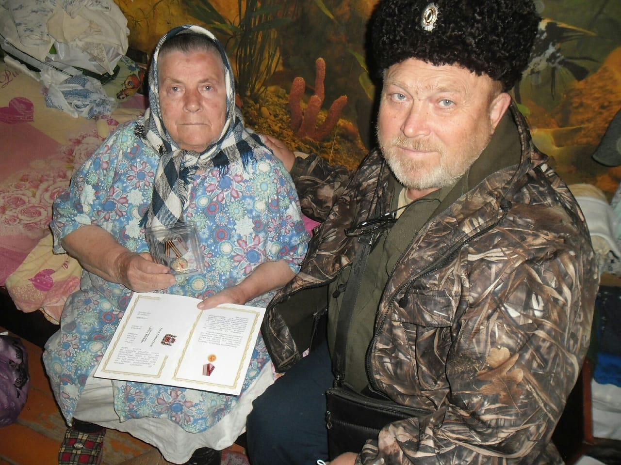 Казаки Первого отдела ОКВ вручили памятные медали детям войны Казаки Первого отдела ОКВ вручили памятные медали детям войны