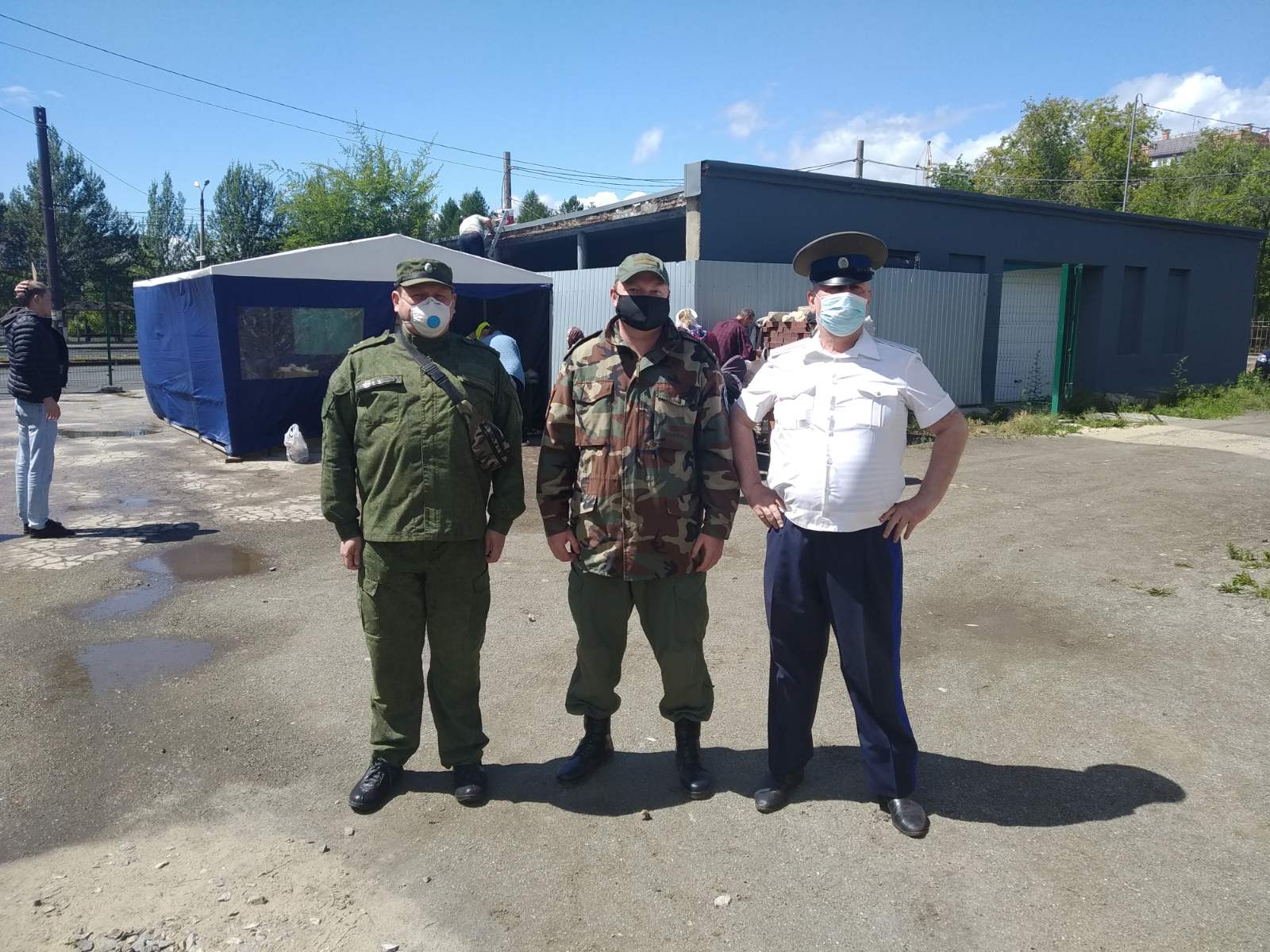 Челябинские казаки обеспечили охрану правопорядка при организации питания малоимущих граждан 
