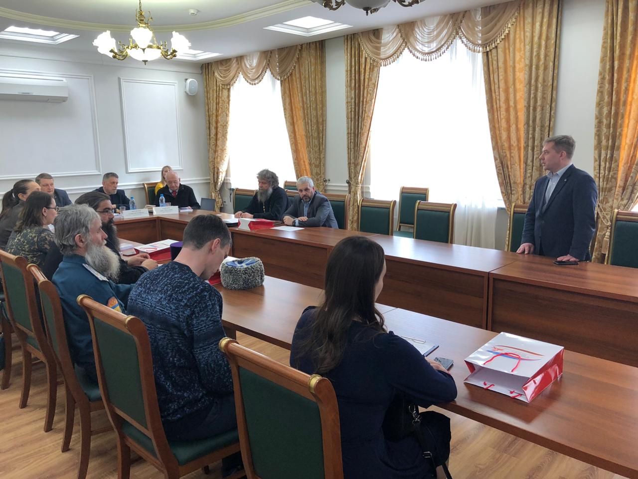 В Екатеринбурге прошла конференция «Великий подвиг народа по защите Отечества: вехи истории» В Екатеринбурге прошла конференция «Великий подвиг народа по защите Отечества: вехи истории»