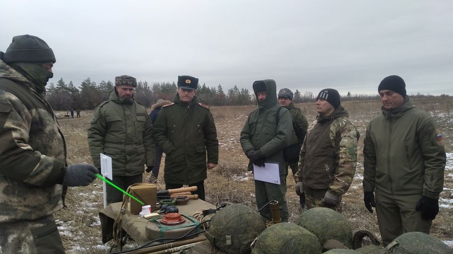 Под Оренбургом прошли занятия по военной подготовке с участием казаков