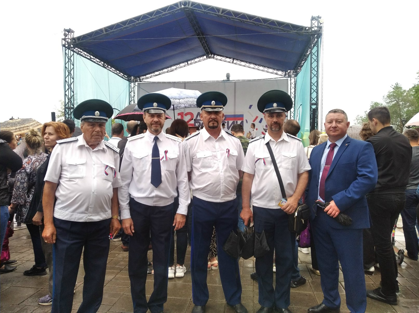 В Оренбуржье казаки Первого отдела ОКВ помогли в организации Дня России В Оренбуржье казаки Первого отдела ОКВ помогли в организации Дня России