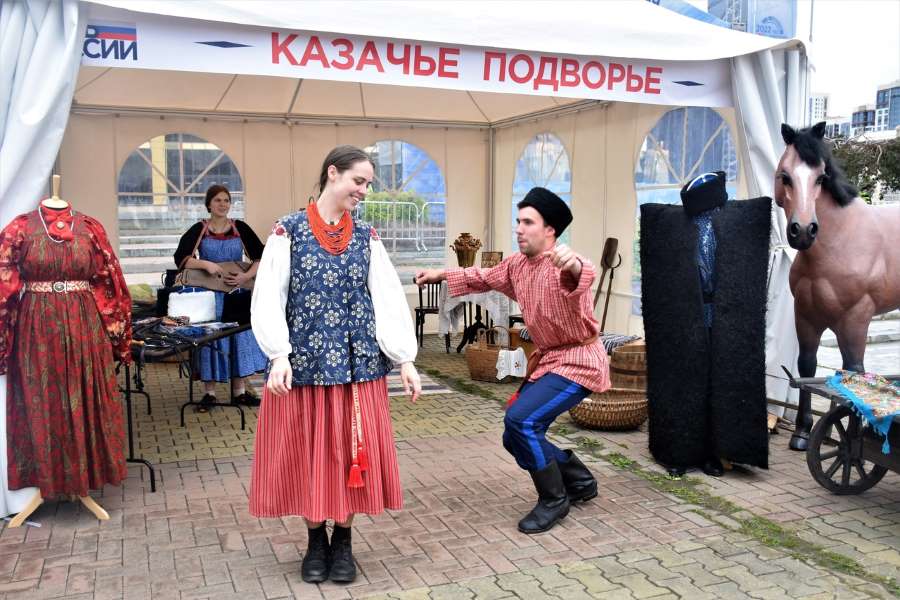 Казачье подворье было представлено на фестивале традиций и обычаев Урала