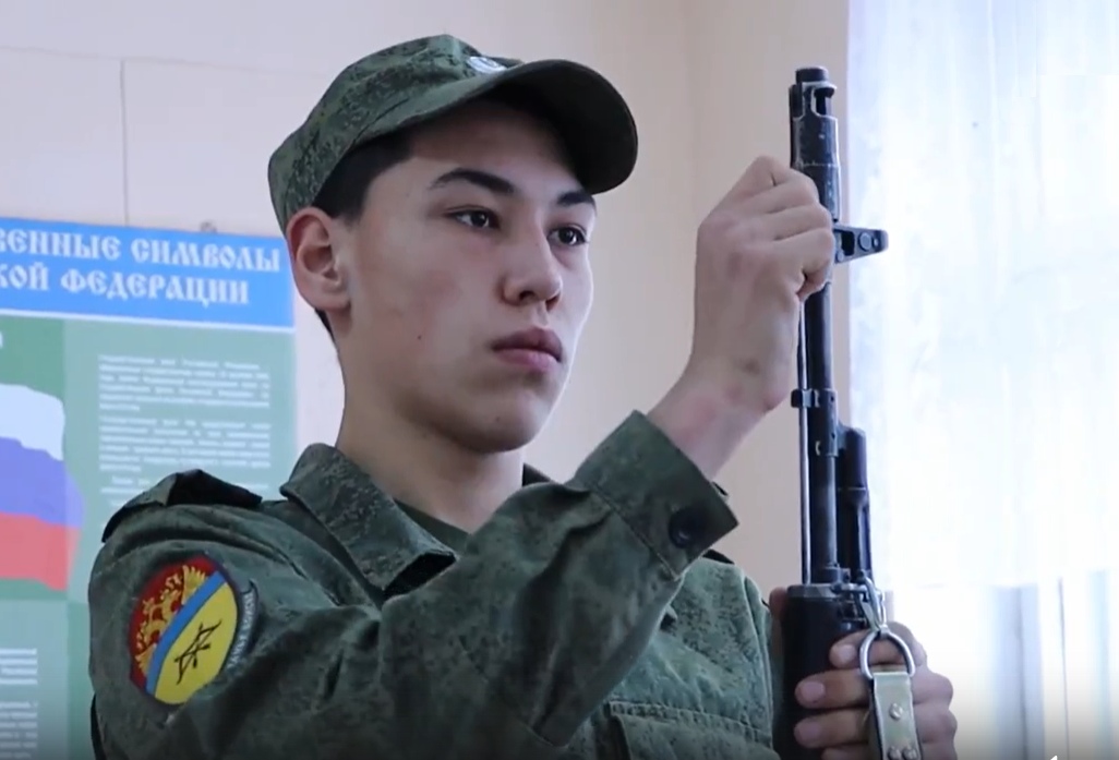 Видеоролик о подготовке к военной службе в Златоустовском казачьем кадетском корпусе