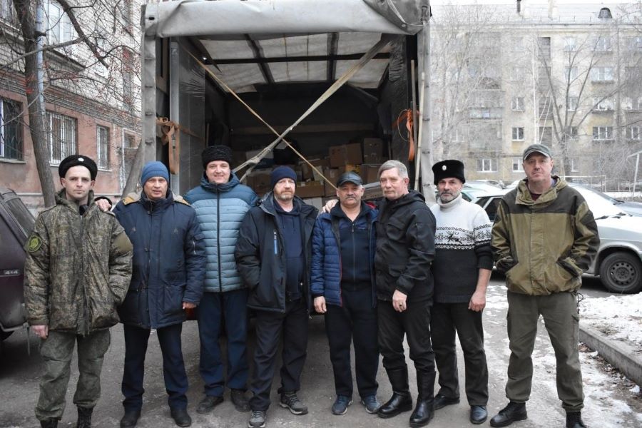 Казаки Магнитогорска сопроводили гуманитарный груз до 239-го танкового полка Казаки Магнитогорска сопроводили гуманитарный груз до 239-го танкового полка