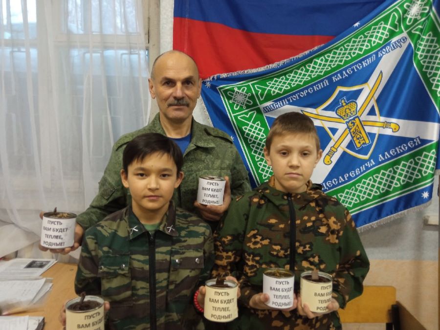 Воспитанники станицы «Магнитная» сделали окопные свечи для бойцов СВО