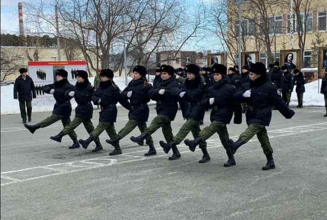 Подготовка к параду Победы 9 мая 2021 года Екатеринбургским кадетским корпусом