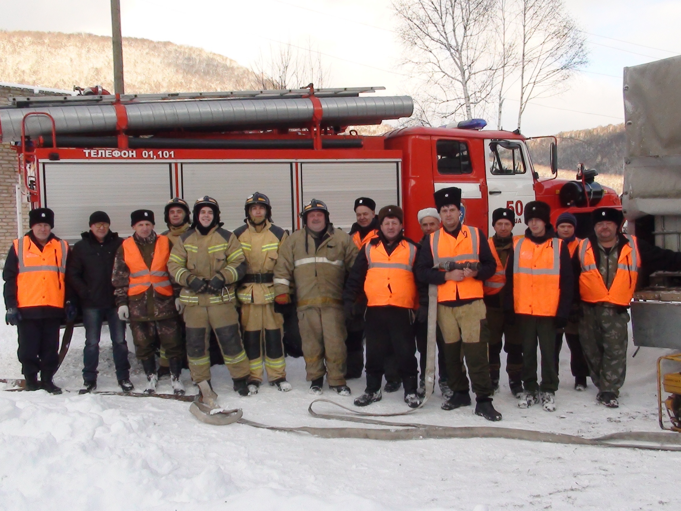 Ашинские казаки проводят плановые занятия по пожаротушению