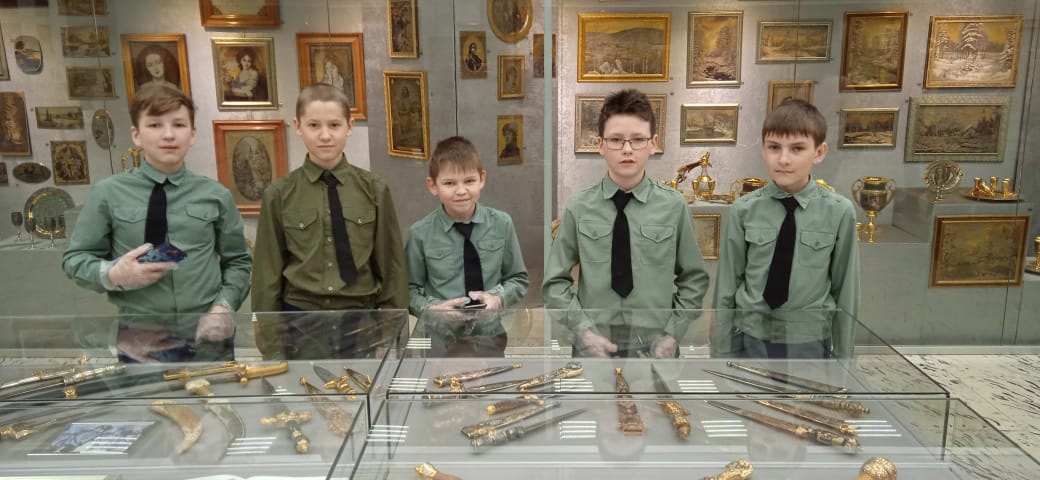 Кадеты из поселка Магнитка посетили Златоустовские музеи Кадеты из поселка Магнитка посетили Златоустовские музеи