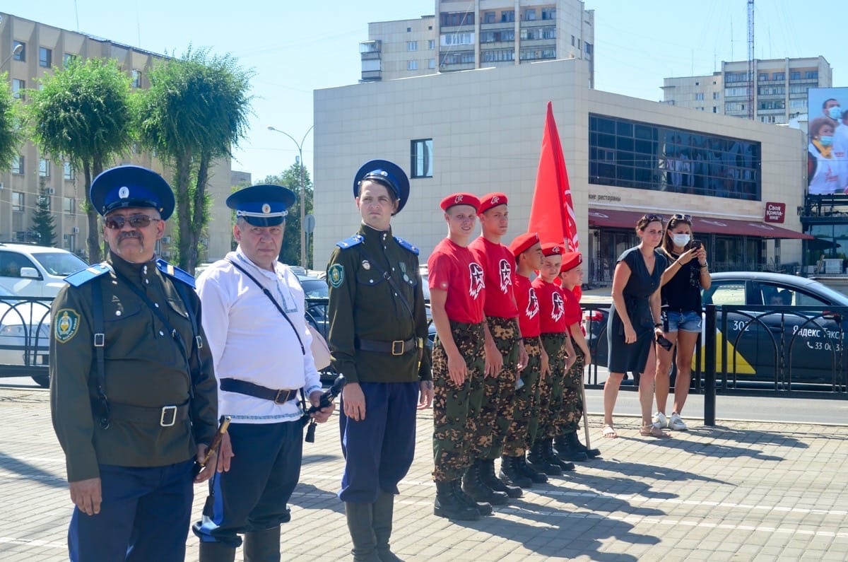Магнитогорские казаки несли службу во время закладки камня на месте будущей стелы «Город трудовой доблести»