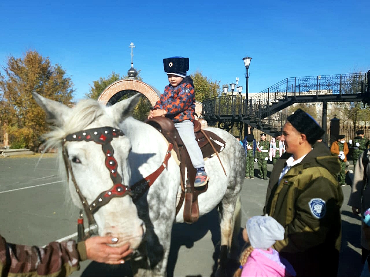 Казаки Первого отдела ОКВ провели казачий обряд «Посажение на коня» и соревнования