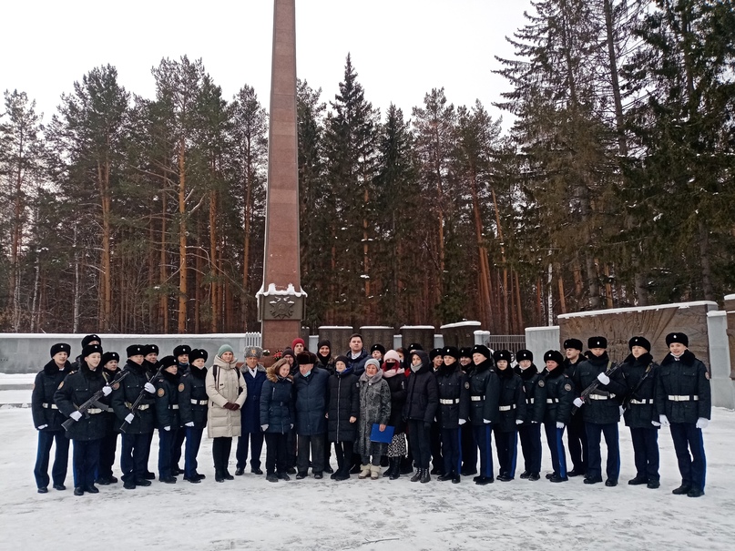 Екатеринбургские кадеты приняли участие в мероприятиях, посвященных годовщине снятия блокады Ленинграда