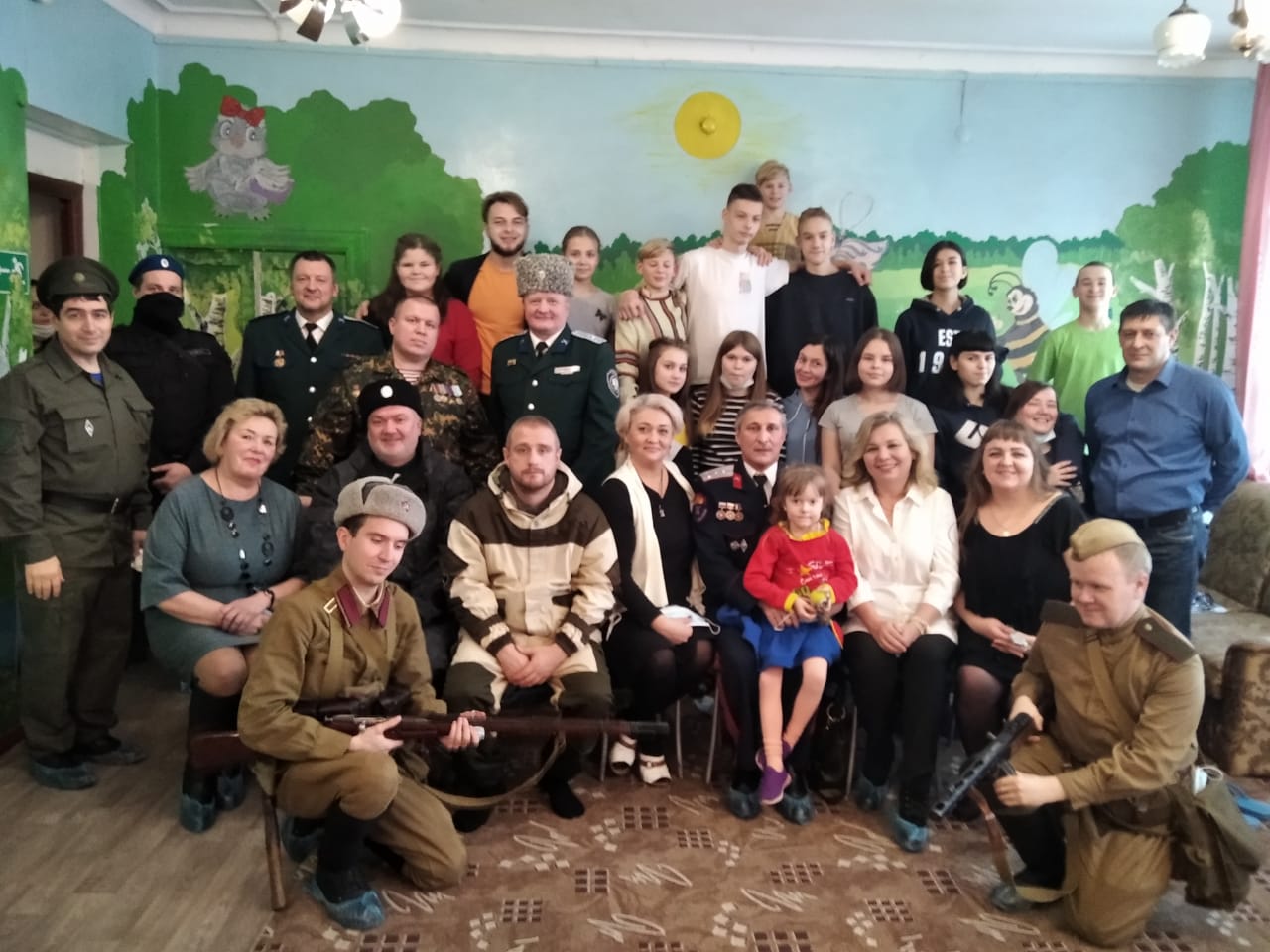 Казаки «Исетской линии» провели патриотическое мероприятие в Верхнесалдинском детском доме