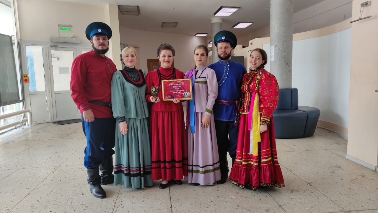 Оренбургское «Раздолье» - лауреат Всероссийского казачьего фестиваля «Двенадцать жемчужин» Оренбургское «Раздолье» - лауреат Всероссийского казачьего фестиваля «Двенадцать жемчужин»