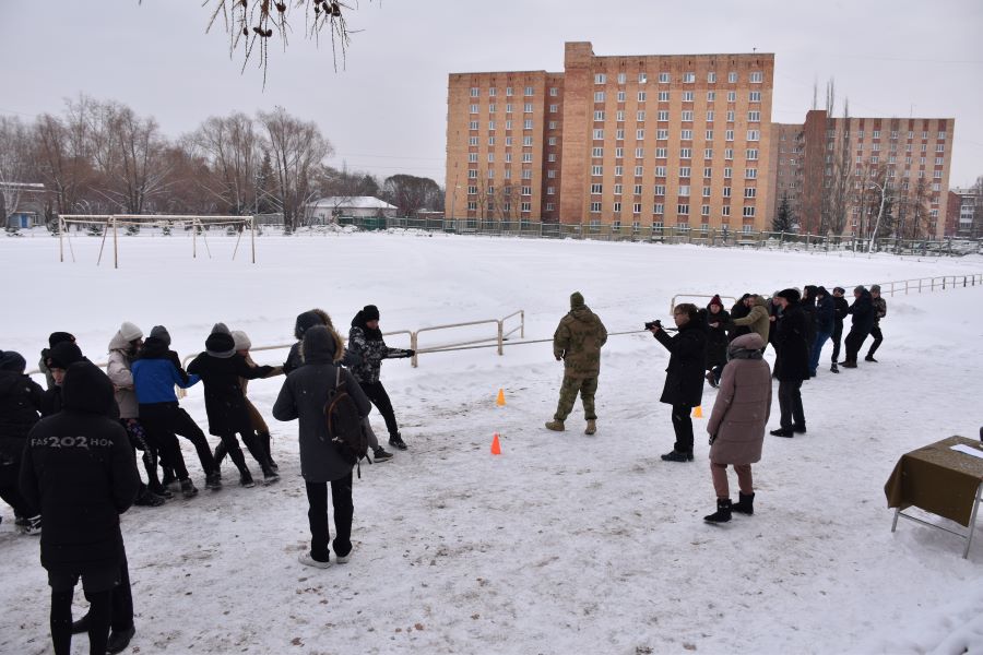 Новый казачий студенческий центр в Екатеринбурге провел Зарницу