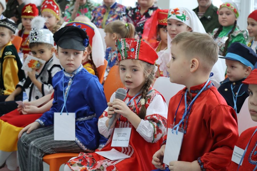 Казачата города Троицка стали участниками детской пресс-конференции