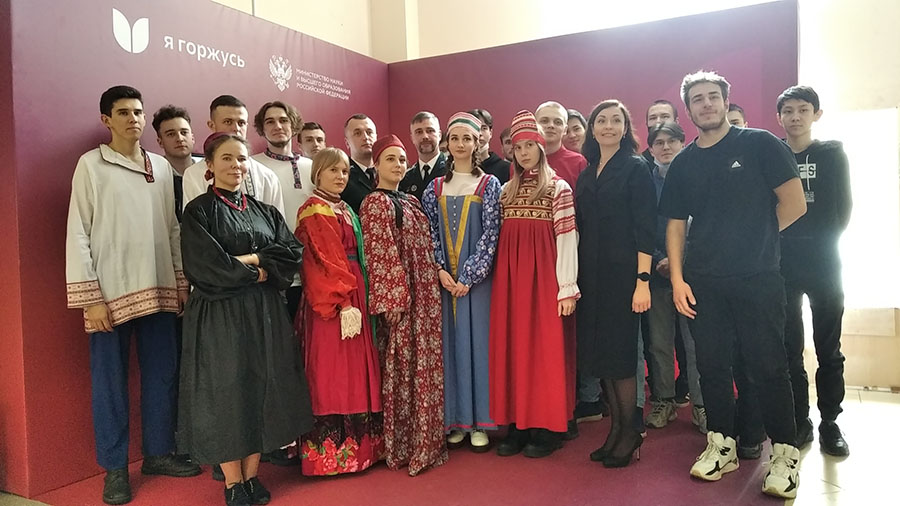 В Оренбурге состоялся разговор о традициях со студентами В Оренбурге состоялся разговор о традициях со студентами