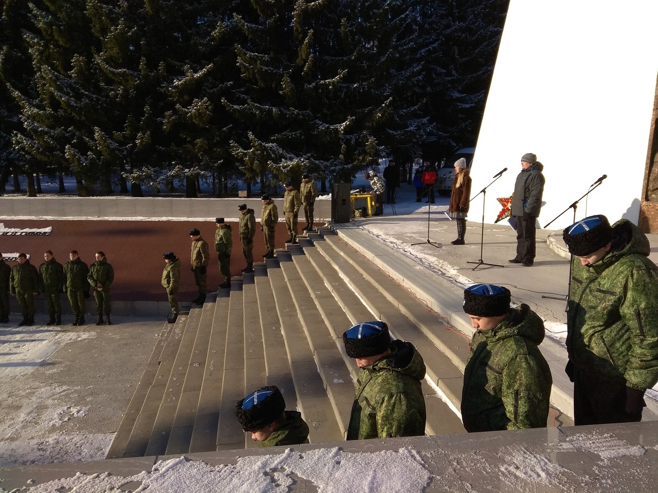 День Неизвестного Солдата: Казаки и кадеты станицы «Златоустовская» возложили цветы к мемориалу Славы