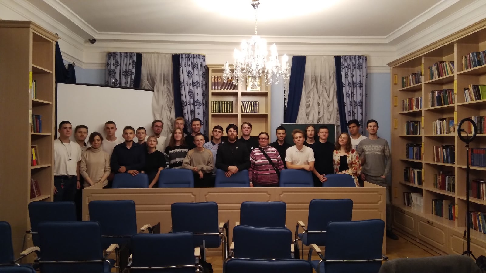 Лидер казачьей молодежи прочел лекцию о семейных ценностях Лидер казачьей молодежи прочел лекцию о семейных ценностях