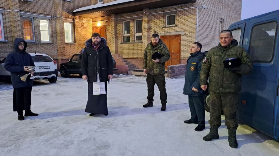 Казаки Челябинской области везут гуманитарный груз для бойцов СВО