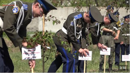ВИДЕО: в Богдановическом казачьем кадетском корпусе появилась «Аллея выпускников» ВИДЕО: в Богдановическом казачьем кадетском корпусе появилась «Аллея выпускников»