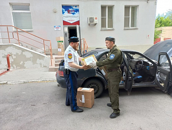 Казачий добровольческий отряд «Ермак» получил от казачьих обществ трехтонный гуманитарный груз